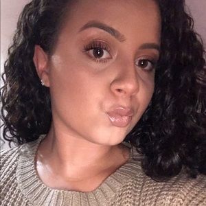 Meet your Posher, Aurora